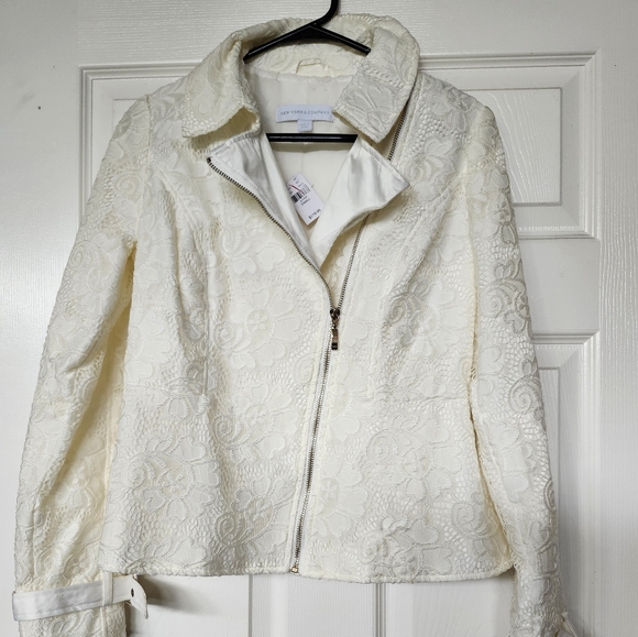 White Jacket - Picture 1 of 3